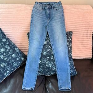 American Eagle - Super High Rise Jegging - Next Level Stretch 000s